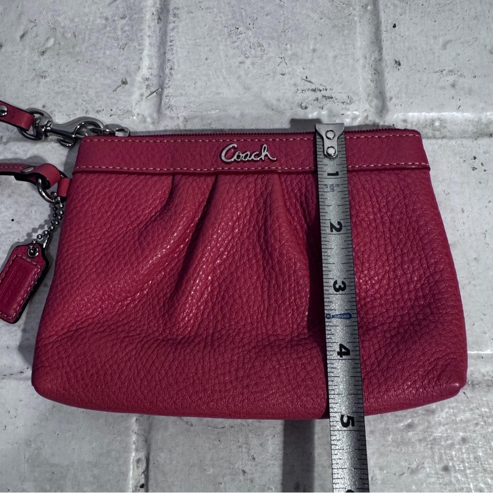 Coach Pink Pomegranate Pleated Wristlet with Hangtag - Picture 9 of 10